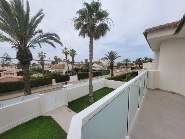 Chalet en Barrio La Zenia
