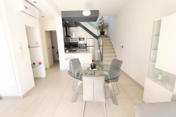 Chalet pareado en calle Cabo de Gata