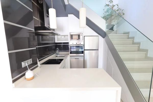 Chalet pareado en calle Cabo de Gata