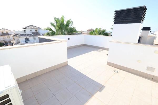 Chalet pareado en calle Cabo de Gata