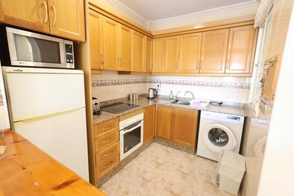 Chalet adosado en calle Jónico