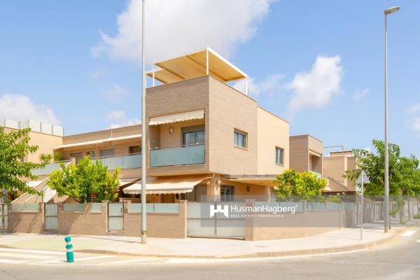 Chalet adosado en calle Anzuelo