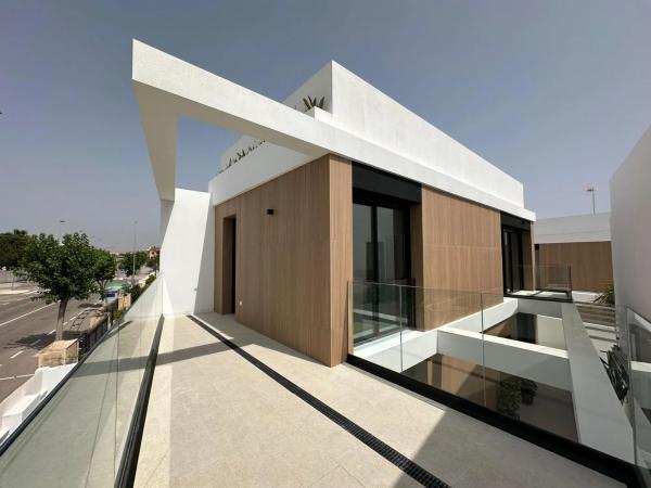 Casa independiente en avenida Sánchez Lozano, 6