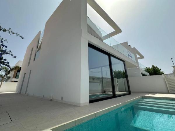 Casa independiente en avenida Sánchez Lozano, 6