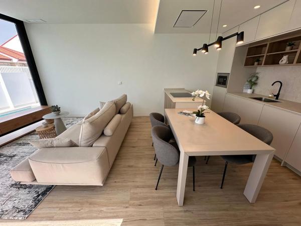 Casa independiente en avenida Sánchez Lozano, 6