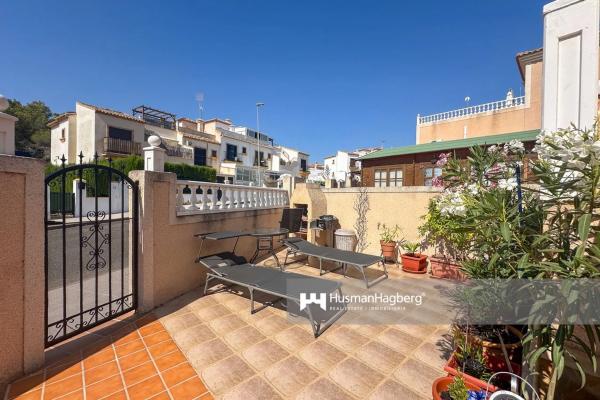 Chalet adosado en calle Albahaca