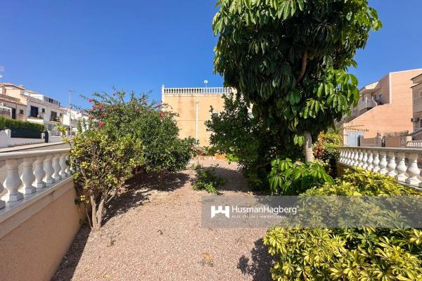 Chalet adosado en calle Albahaca