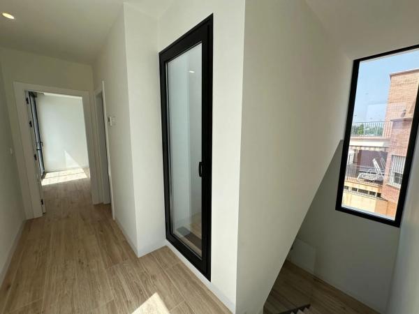 Casa independiente en avenida Sánchez Lozano, 6