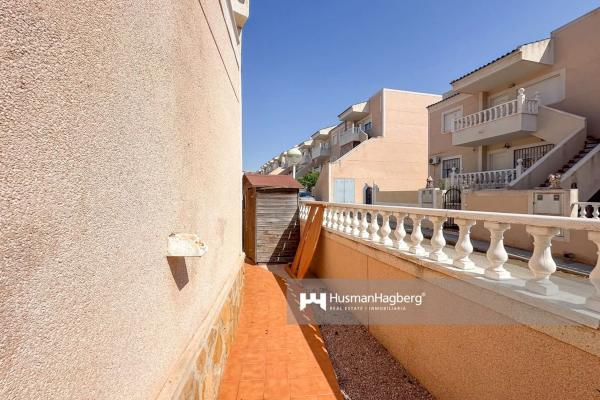 Chalet adosado en calle Albahaca