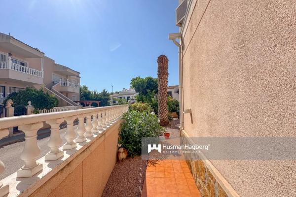 Chalet adosado en calle Albahaca