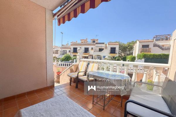 Chalet adosado en calle Albahaca