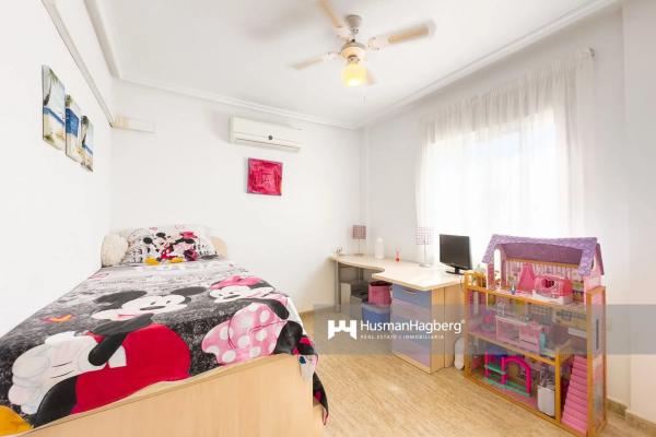 Chalet adosado en calle Albahaca