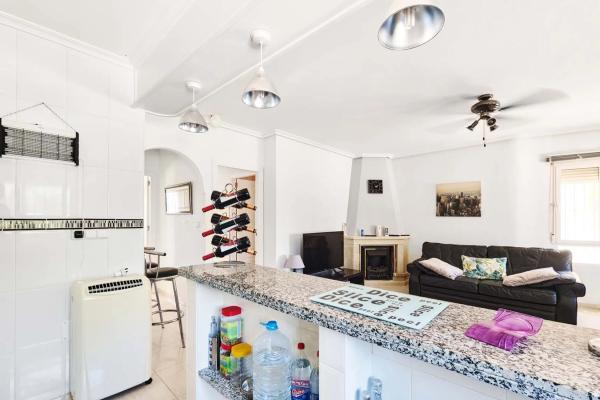 Casa independiente en Av Arandano