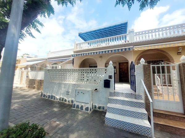 Chalet pareado en calle Noruega, 79