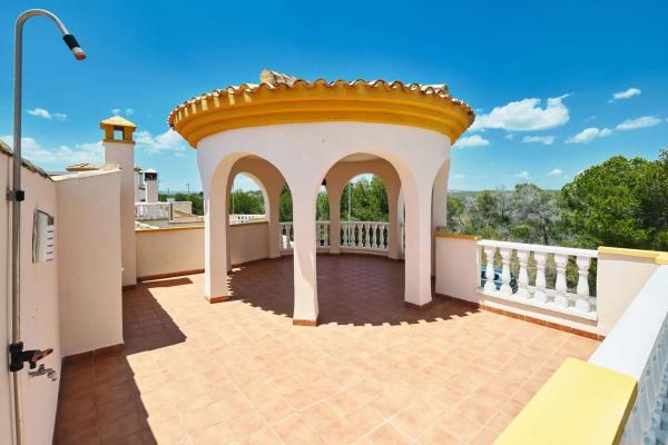 Casa independiente en Av Arandano