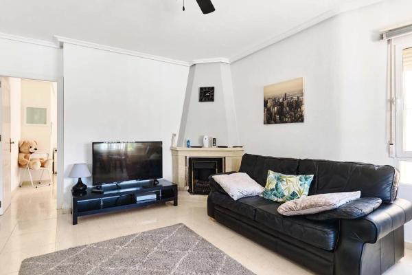 Casa independiente en Av Arandano