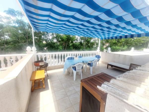 Chalet pareado en calle Noruega, 79