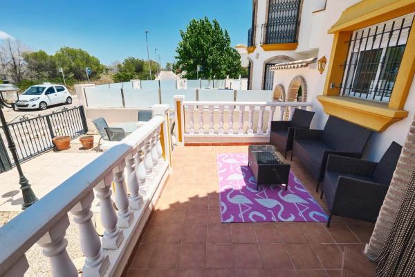 Casa independiente en Av Arandano