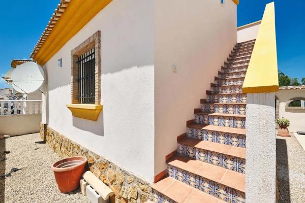 Casa independiente en Av Arandano