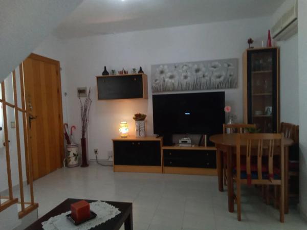 Chalet adosado en calle Remo, 10