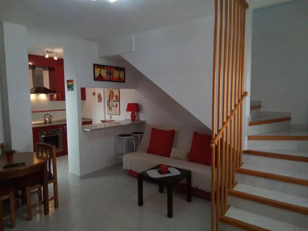 Chalet adosado en calle Remo, 10