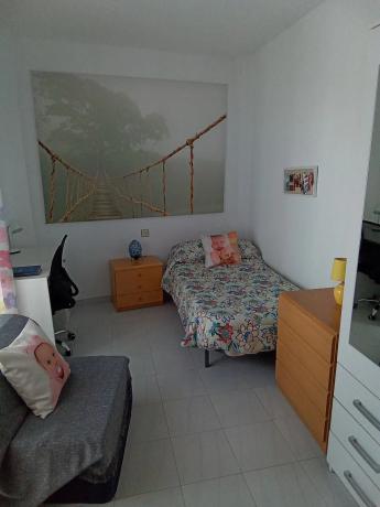 Chalet adosado en calle Remo, 10