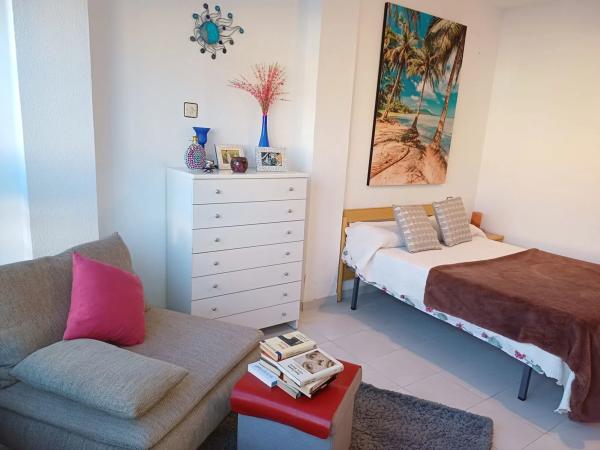 Chalet adosado en calle Remo, 10