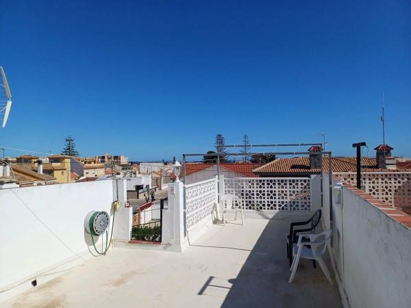 Chalet adosado en calle Remo, 10