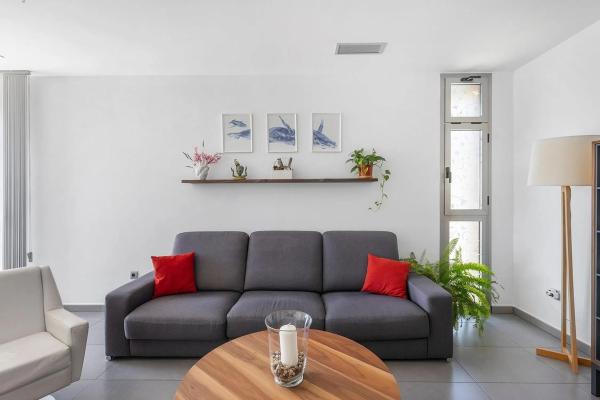 Casa independiente en calle Lira