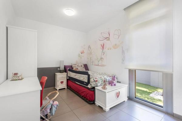 Casa independiente en calle Lira