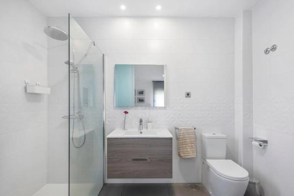 Casa independiente en calle Lira