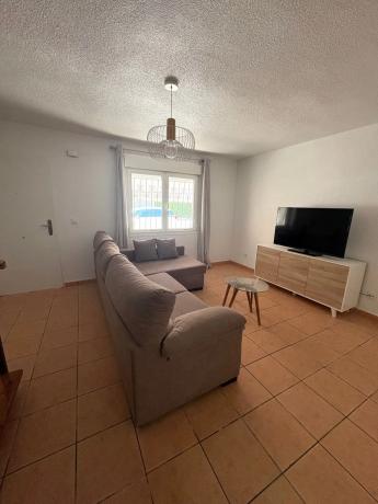 Chalet adosado en calle Juan Sáez Otón, 9