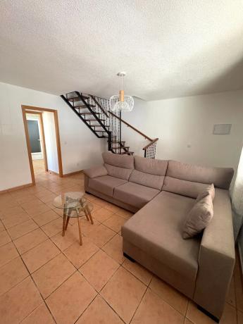 Chalet adosado en calle Juan Sáez Otón, 9