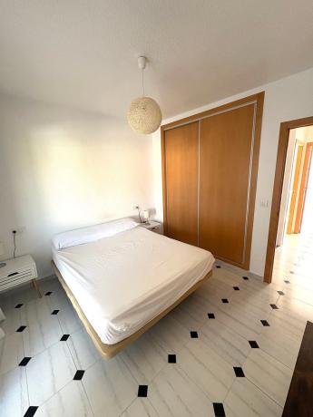 Chalet adosado en calle Juan Sáez Otón, 9