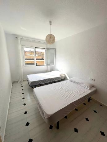 Chalet adosado en calle Juan Sáez Otón, 9