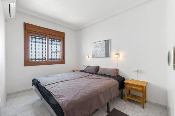 Chalet adosado en calle los Hernandez, 34