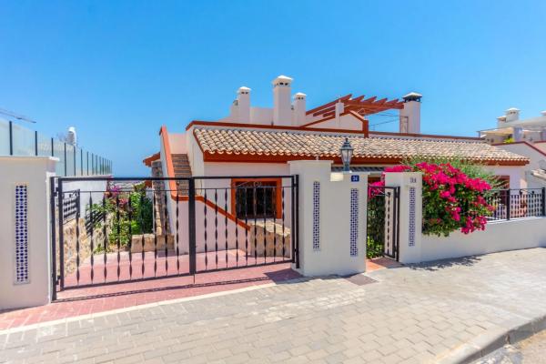 Chalet adosado en calle los Hernandez, 34