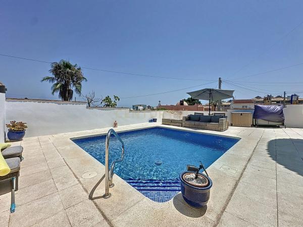 Casa independiente en calle Bermudas, 2