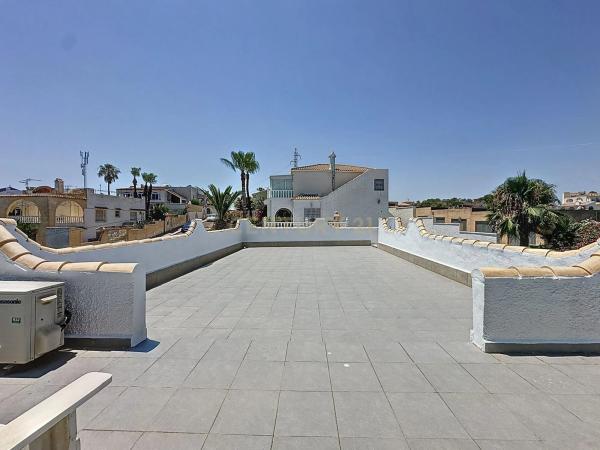 Casa independiente en calle Bermudas, 2