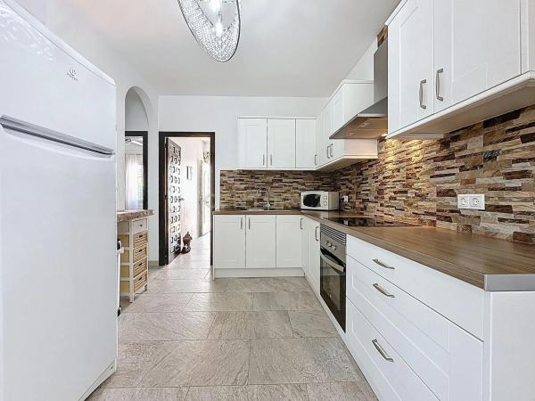 Casa independiente en calle Bermudas, 2