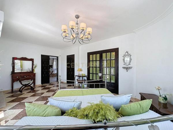 Casa independiente en calle Bermudas, 2