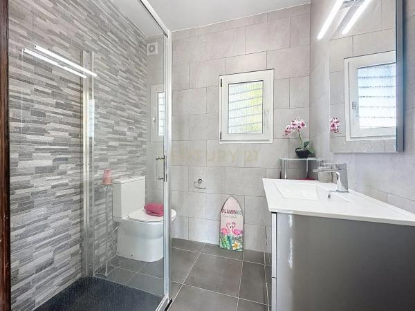 Casa independiente en calle Bermudas, 2