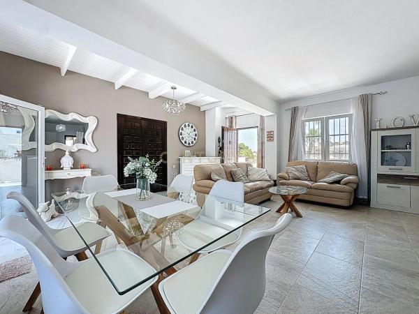 Casa independiente en calle Bermudas, 2