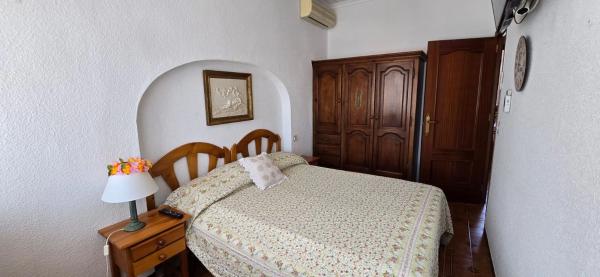 Chalet adosado en calle La Marina, 44