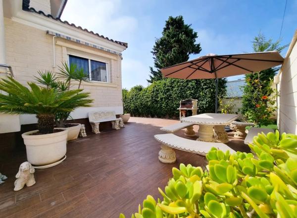 Chalet en calle Mimosas, 14