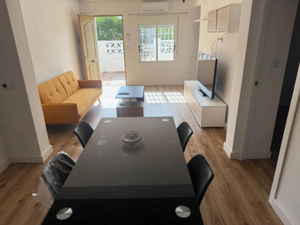 Chalet adosado en calle Pablo Picasso