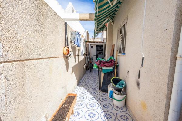 Chalet adosado en calle Halcón