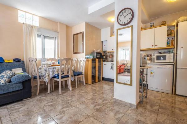 Chalet adosado en calle Halcón