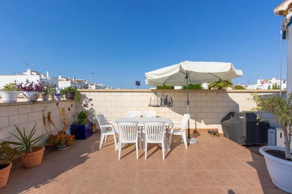 Dúplex en calle Montserrat Caballe