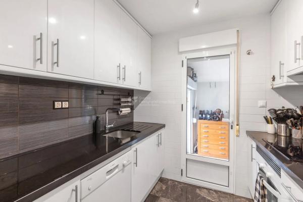 Dúplex en calle Montserrat Caballe